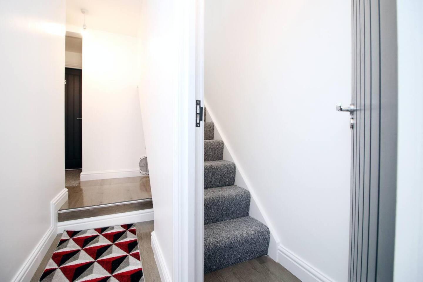 Modern Guesthouse, Fast Wi-Fi, Street Free Parking, Central, Fully Equipped Cardiff Kültér fotó