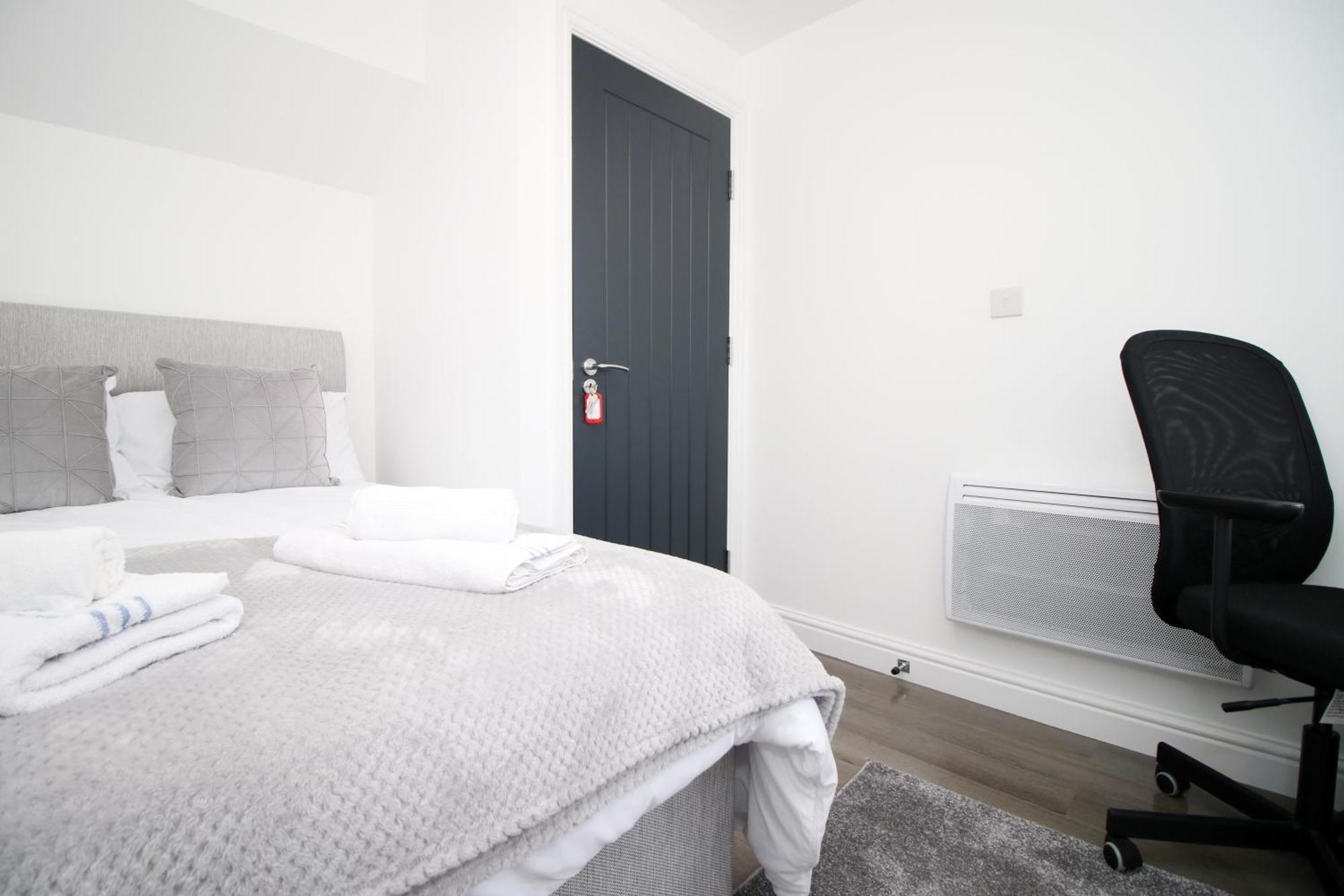 Modern Guesthouse, Fast Wi-Fi, Street Free Parking, Central, Fully Equipped Cardiff Kültér fotó