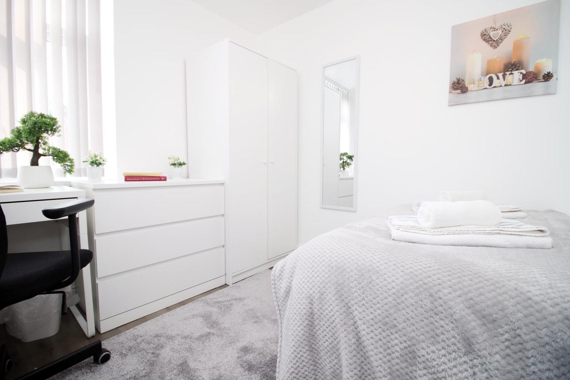 Modern Guesthouse, Fast Wi-Fi, Street Free Parking, Central, Fully Equipped Cardiff Kültér fotó