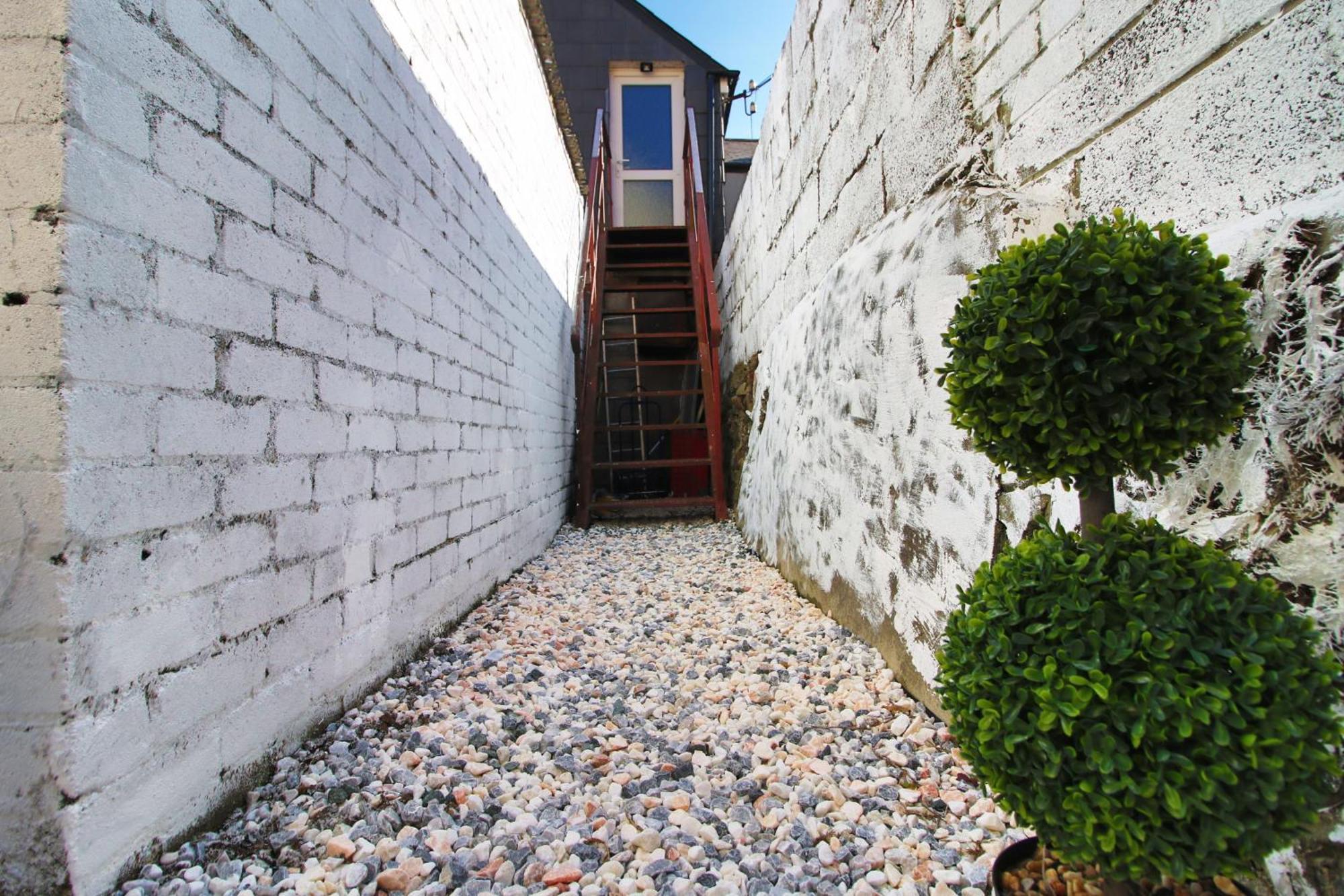 Modern Guesthouse, Fast Wi-Fi, Street Free Parking, Central, Fully Equipped Cardiff Kültér fotó